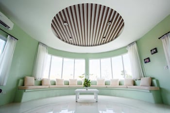 The Location,In Suan Phueng,4 star