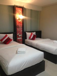 we world boutique hatyai