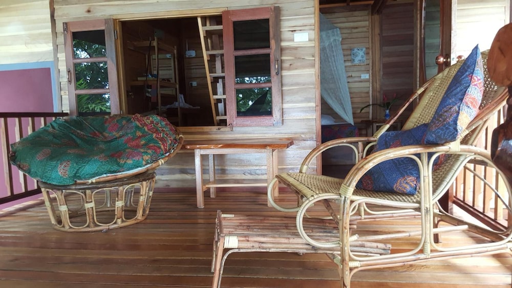 sabai corner bungalows