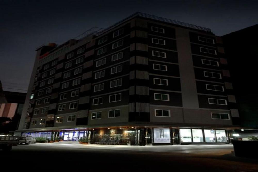 top high airport link hotel