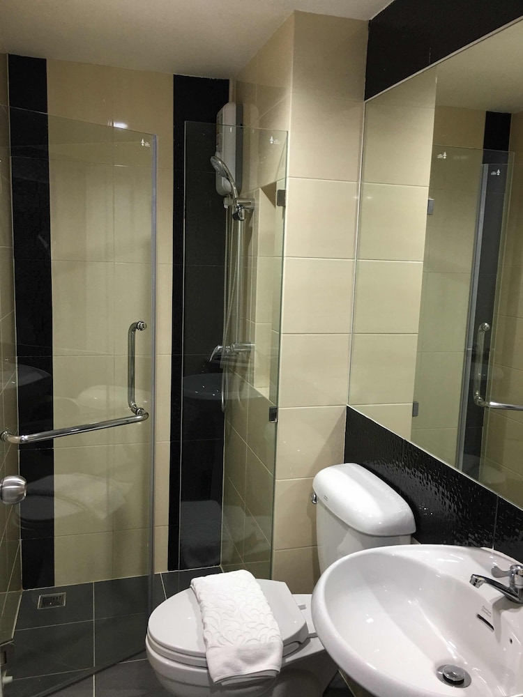top high airport link hotel