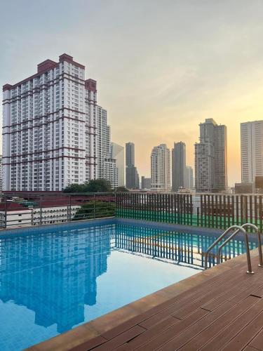 top high airport link hotel