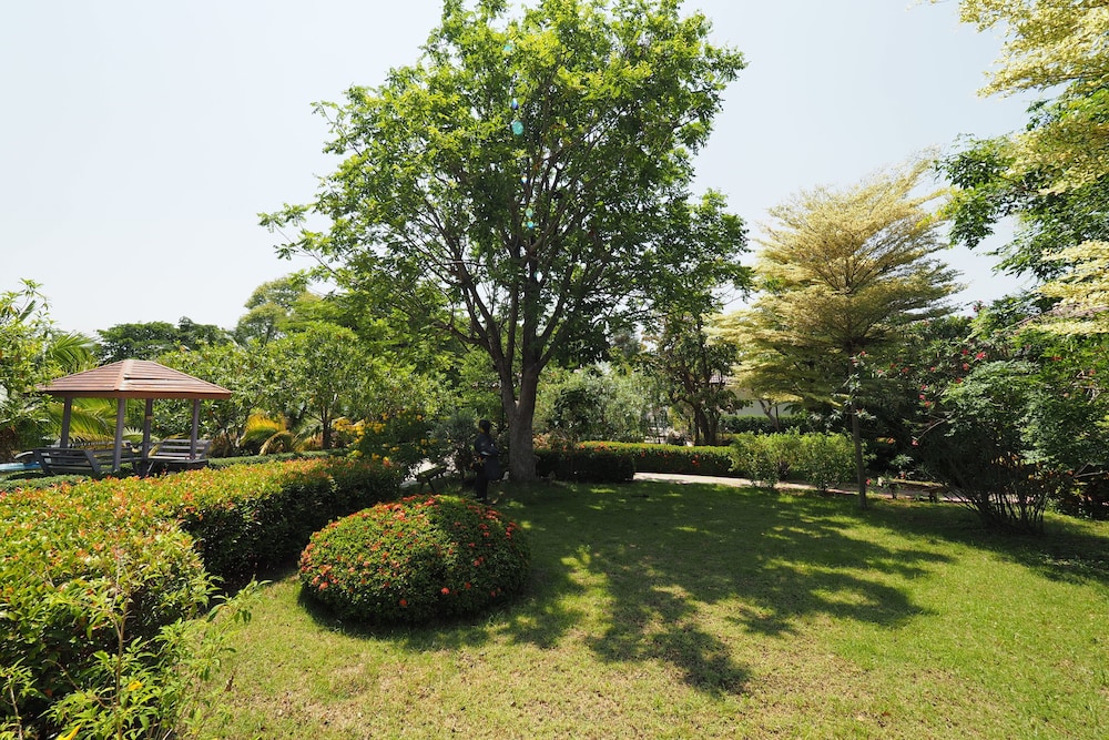 baan suan resort juree punsuk