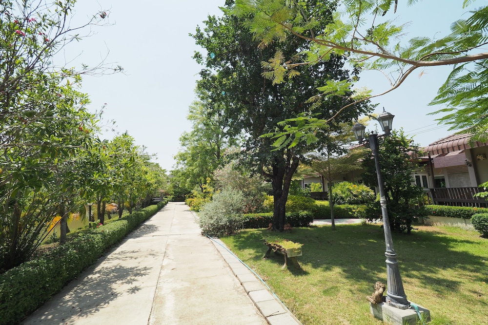 baan suan resort juree punsuk