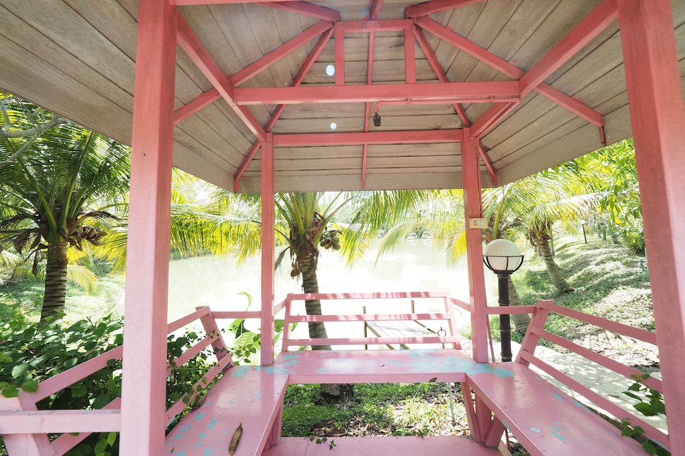 baan suan resort juree punsuk