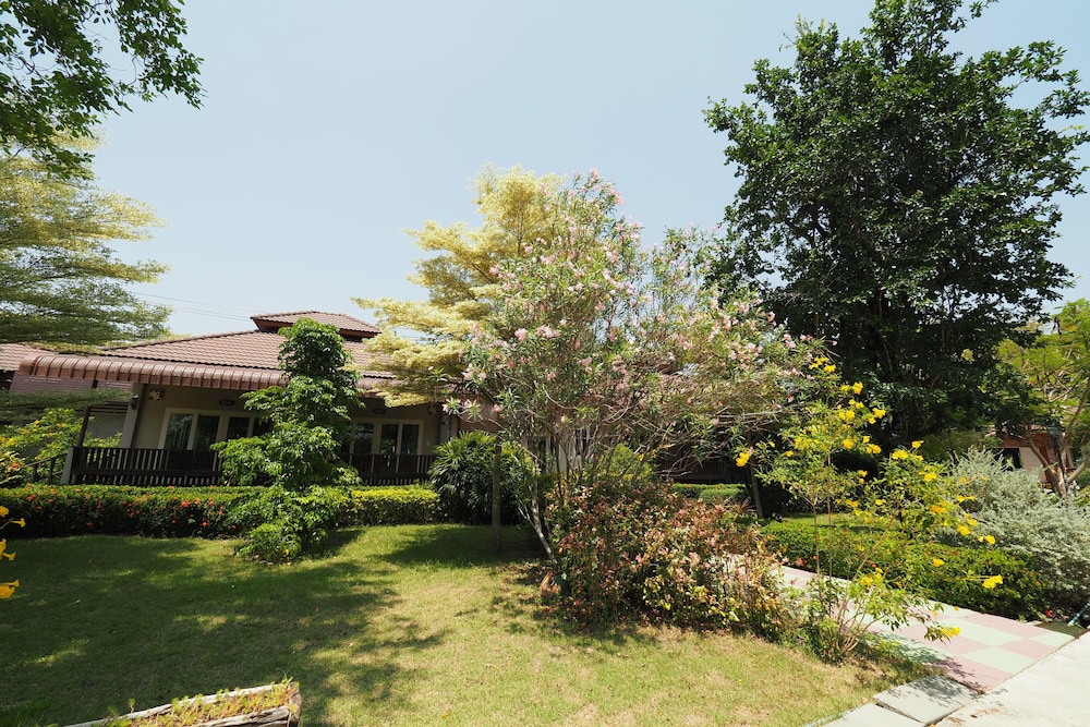 baan suan resort juree punsuk