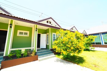 baan suan resort juree punsuk