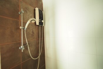 baan suan resort juree punsuk