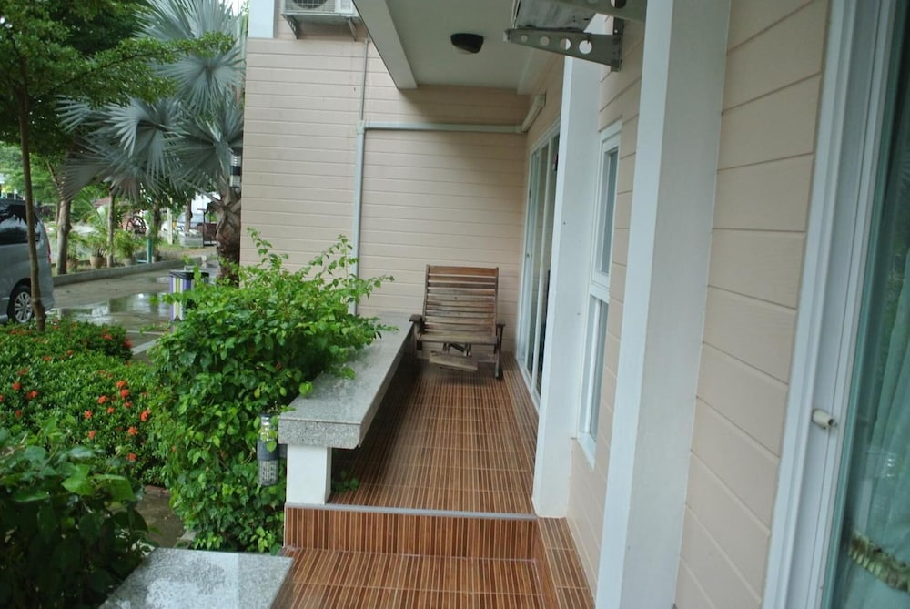 baan suan resort juree punsuk