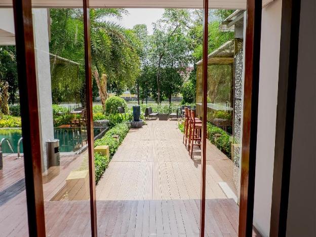 b2 riverside premier resort