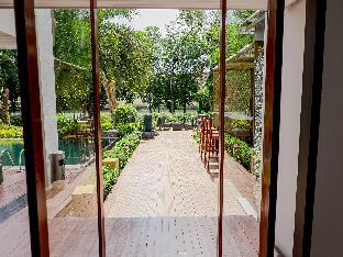 b2 riverside premier resort