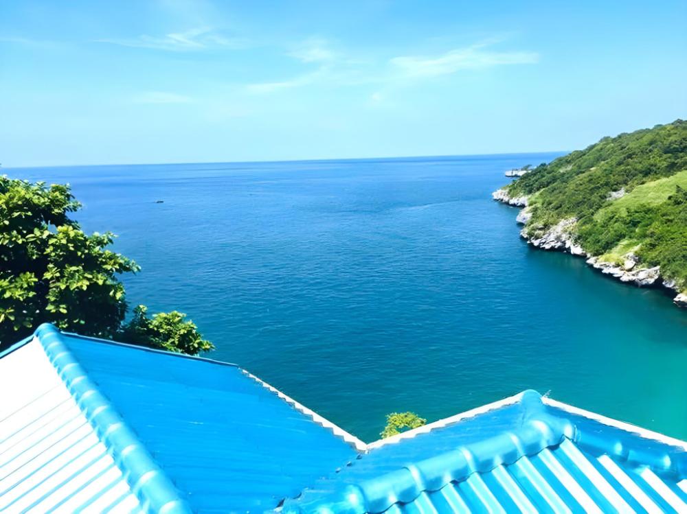 yellow house koh sichang