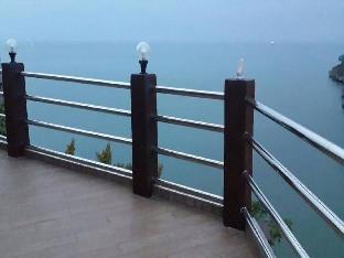 yellow house koh sichang