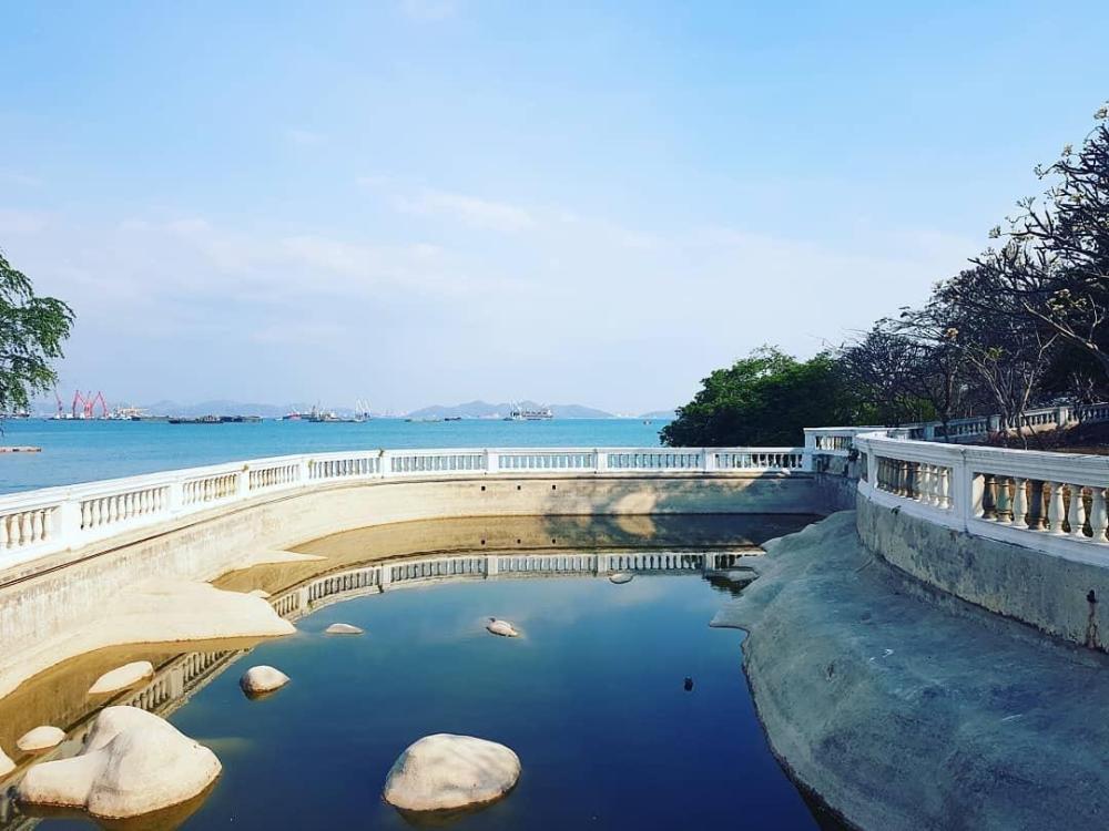 yellow house koh sichang