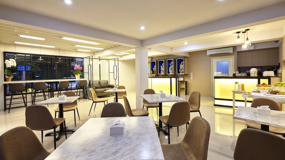 le bonheur poshtel hostel