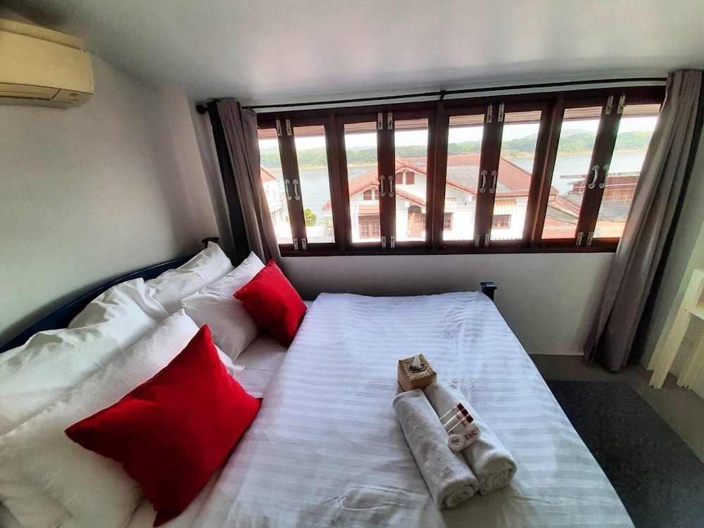 the royal chiangkhan boutique hotel