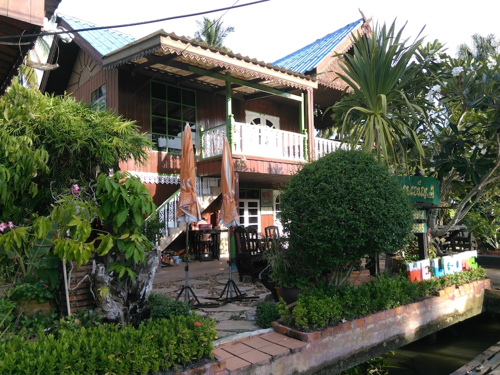 rueanphen homestay