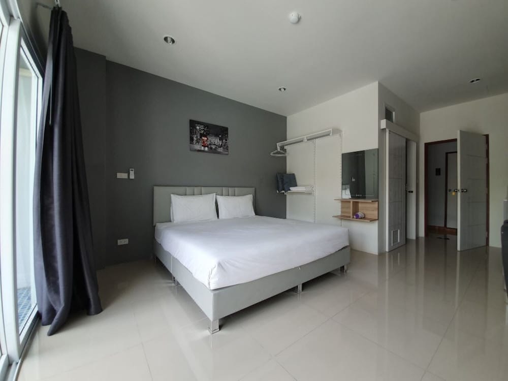 big buddha hillside hotel