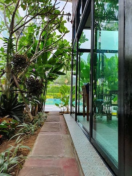 big buddha hillside hotel