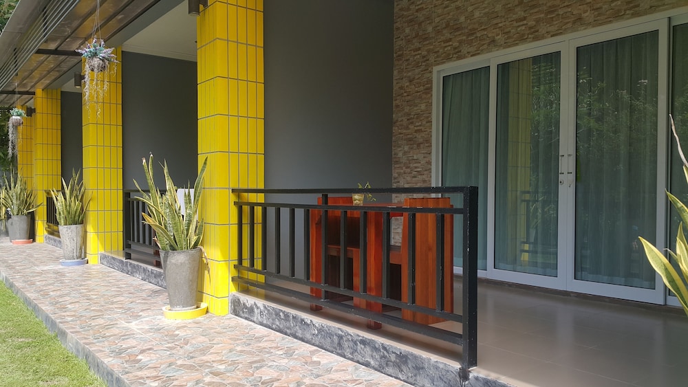 greenery resort koh tao