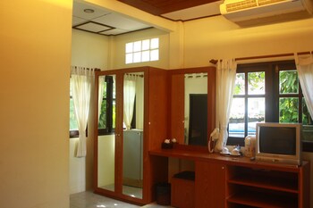 samui honey backpacker bungalow