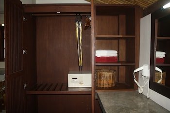samui honey backpacker bungalow