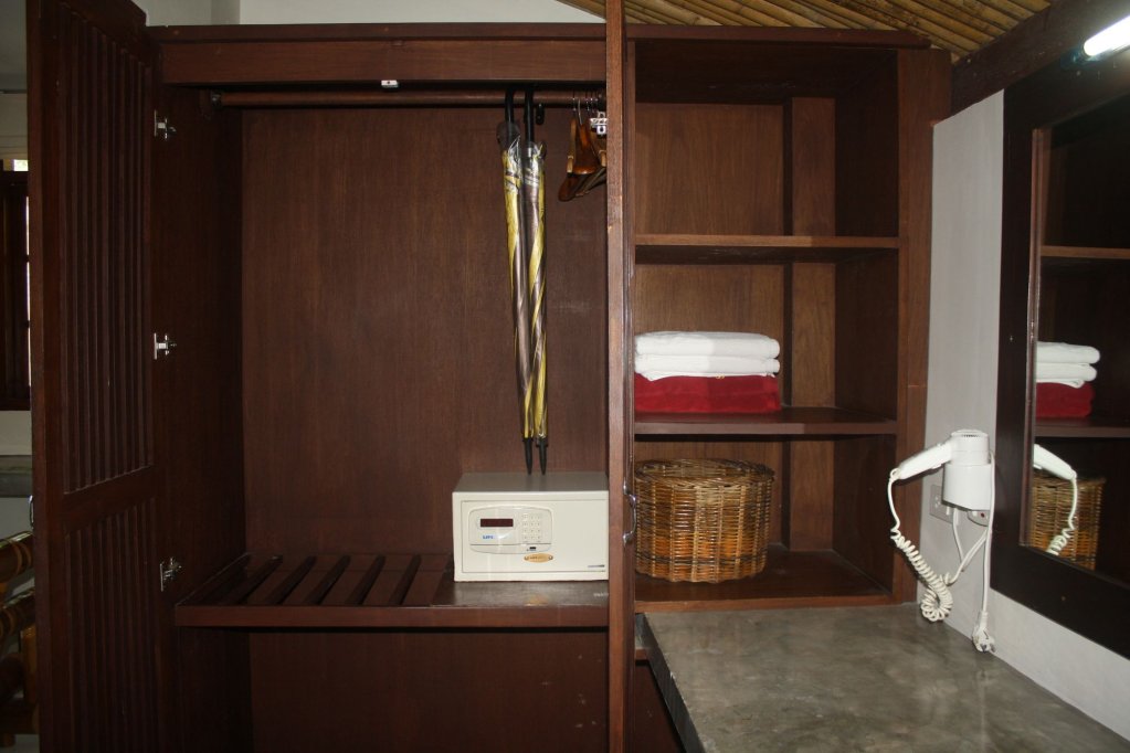 samui honey backpacker bungalow