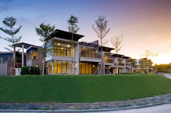 palm crescent huahin resort