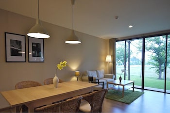 palm crescent huahin resort