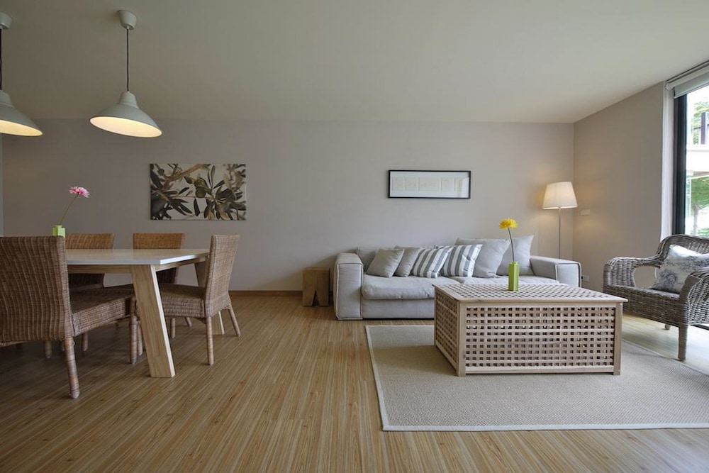 palm crescent huahin resort