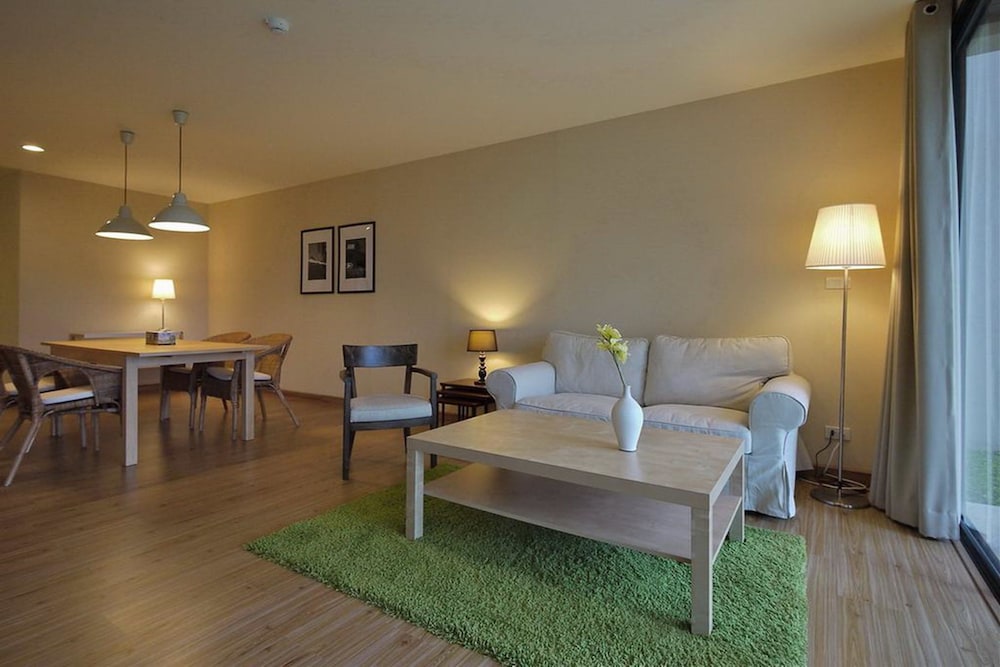 palm crescent huahin resort