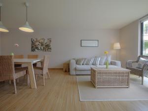 palm crescent huahin resort