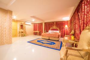 nakaraj princess chiang rai walking street