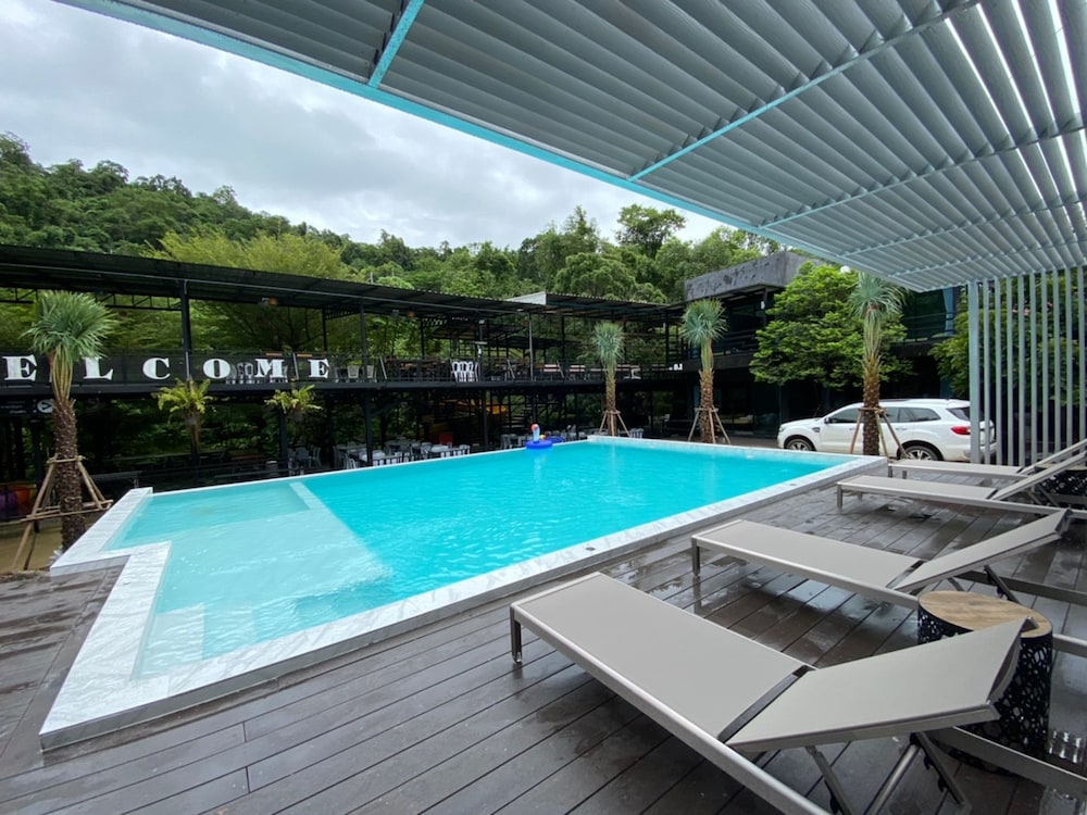 natthapon resort