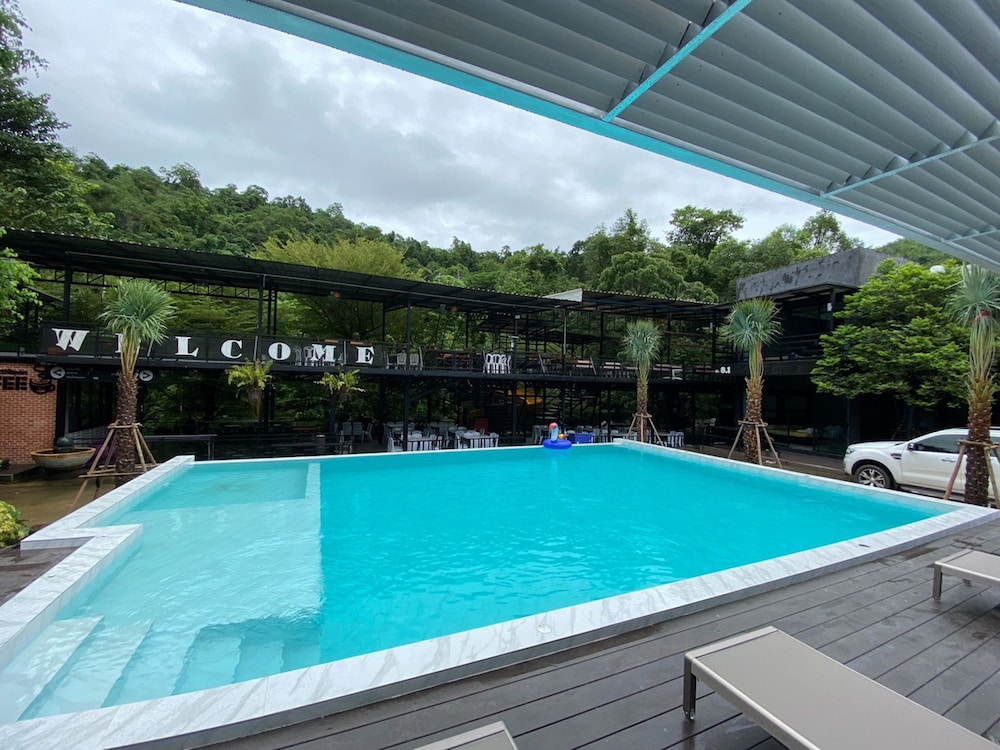 natthapon resort