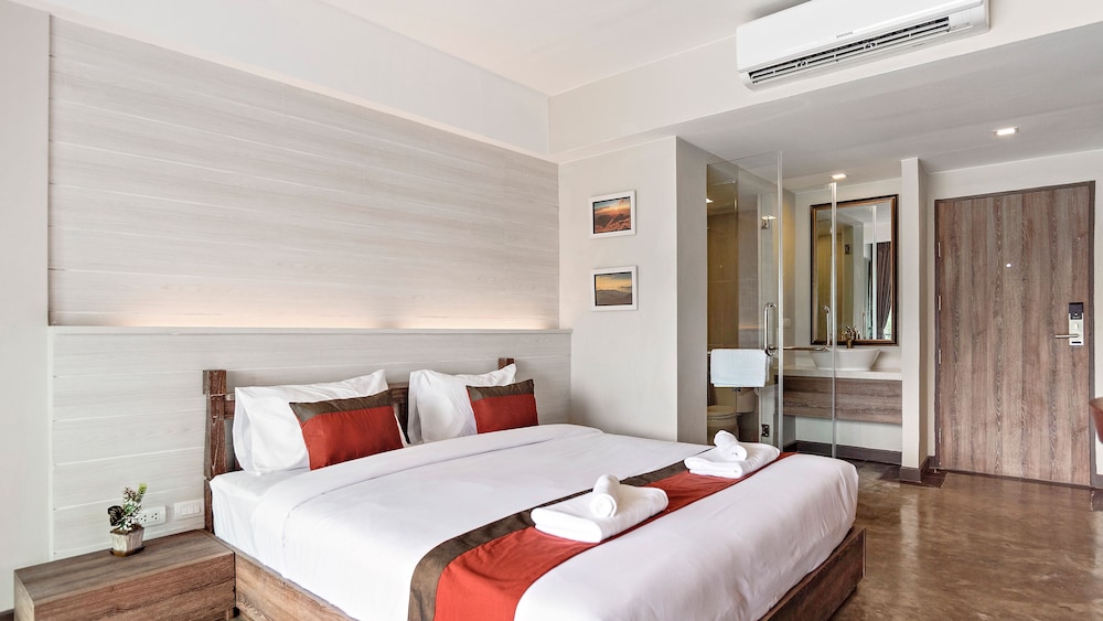 b2 mae hong son premier hotel