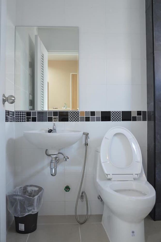 bright apartment hat yai