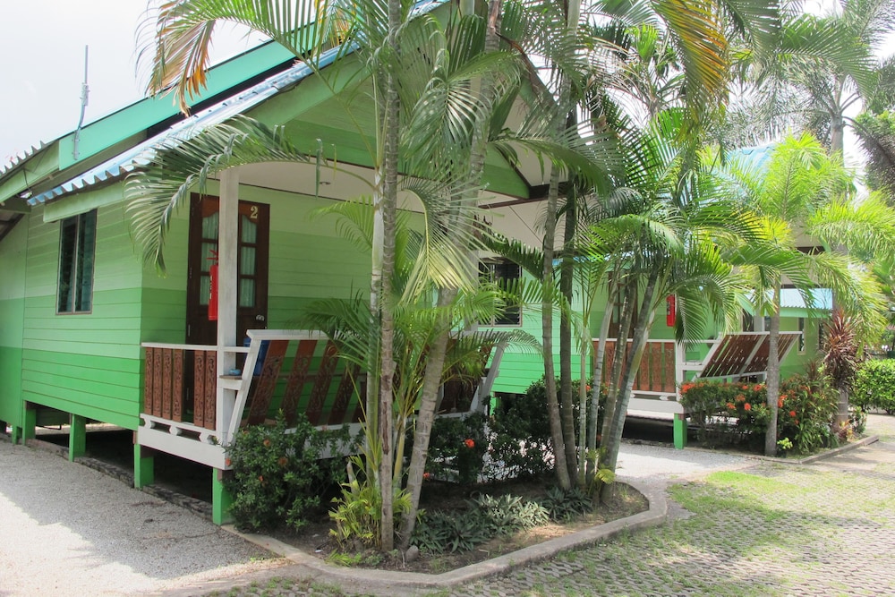 the green resort sri racha