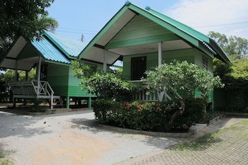 the green resort sri racha