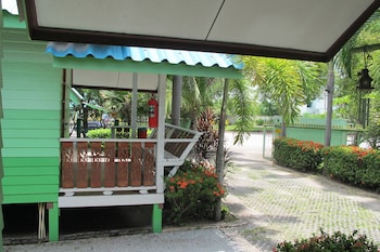 the green resort sri racha