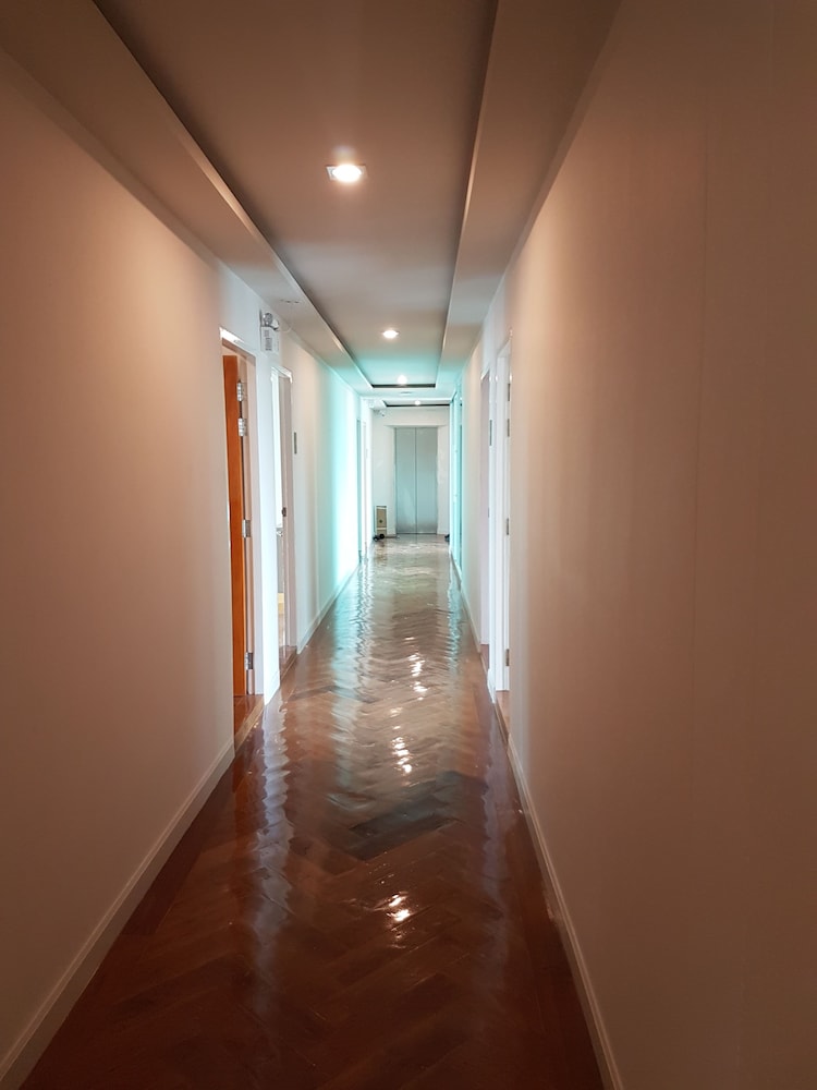 s e t thanmongkol residence