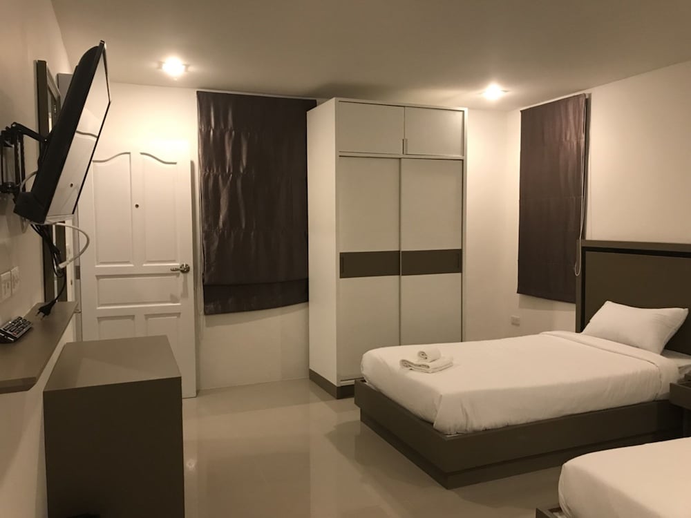 s e t thanmongkol residence