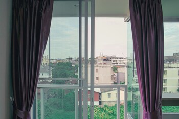 s e t thanmongkol residence