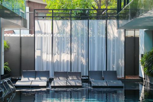 bed chiangmai gate adults only