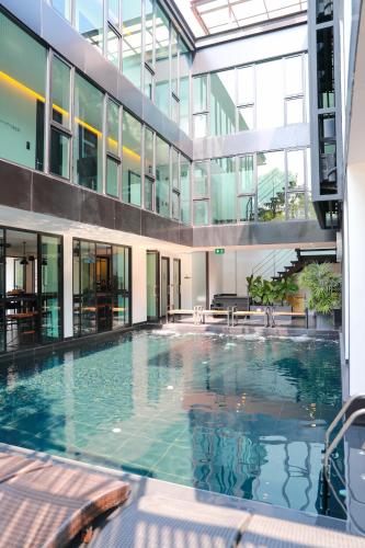 bed chiangmai gate adults only