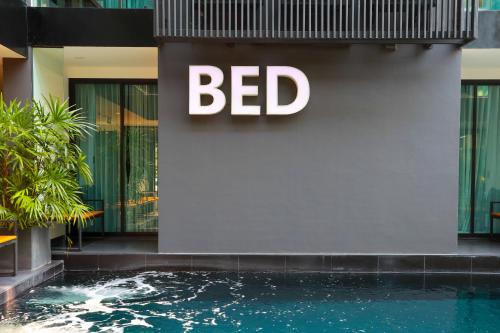 bed chiangmai gate adults only