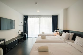 bed chiangmai gate adults only