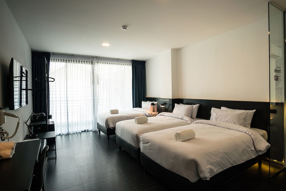 bed chiangmai gate adults only