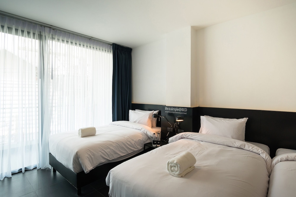 bed chiangmai gate adults only