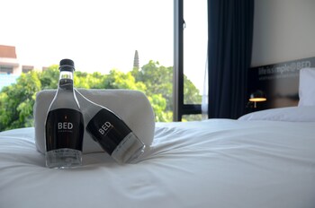 bed chiangmai gate adults only